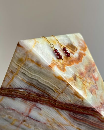 Threader Earrings ⋆ Garnet Gemstones